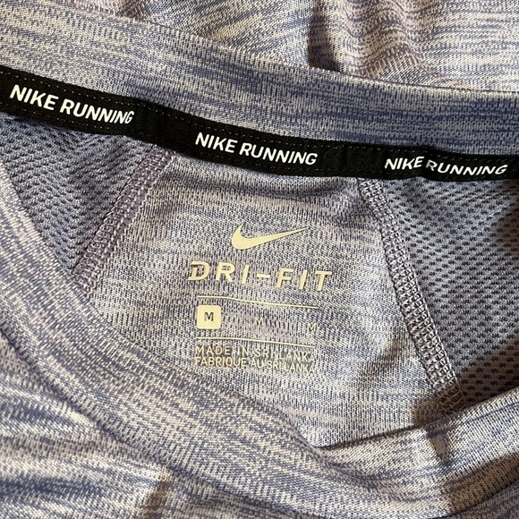 NIKE Dri-Fit Athletic Running Shirt - Picture 11 of 12
